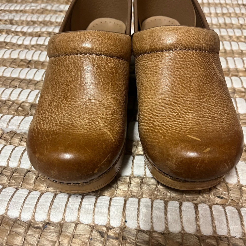 Dansko Pro Honey Distressed Clog - Picture 3 of 7